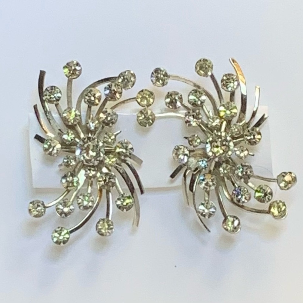 Brilliant Snowflake earrings. catch a bit of glamour. shine bright like a 💎